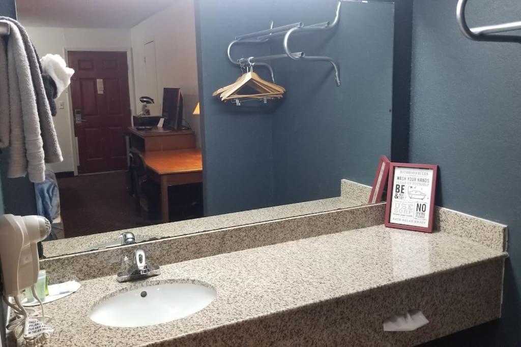 Hotel 2 Queen Beds Hotel Room 226 Booking ستيلووتر المظهر الخارجي الصورة